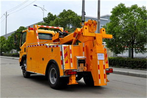 鲁甸高速路拖车费